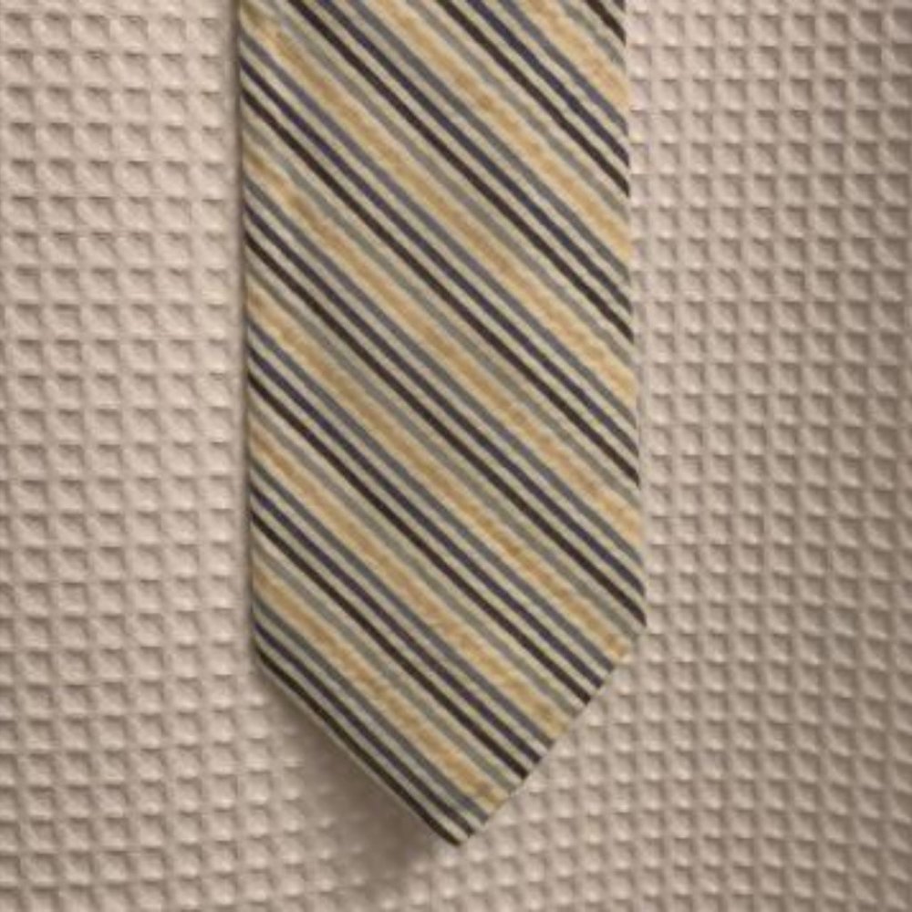 Brooks Brothers Seersucker striped necktie